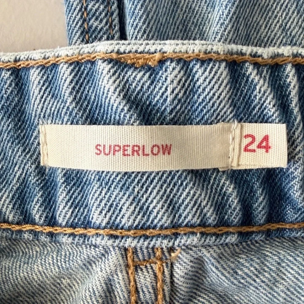 Levis Superlow Straight Leg Jeans Light Wash Denim W24 L32 A7498-0000
